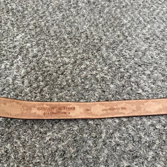 VTG Leather Rock Tooled Leather Medallion Buckle Women’s BELT Size 40 (34-38”)